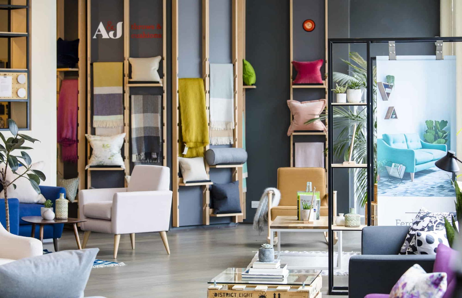 Showroom expert design